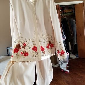 womans light weight pant suit